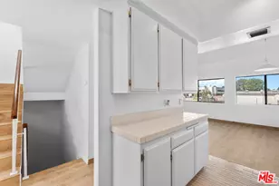 6323 Reseda Blvd, Tarzana, CA 91335 - Photo 9