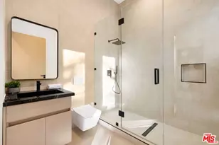 5200 Oakdale Ave, Woodland Hills, CA 91364 - Photo 19