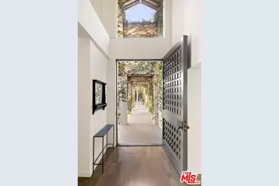 10549 Rocca Pl, Los Angeles, CA 90077 - Photo 3
