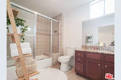 1025 Dewey Ave #205, Los Angeles, CA 90006 - Photo 11