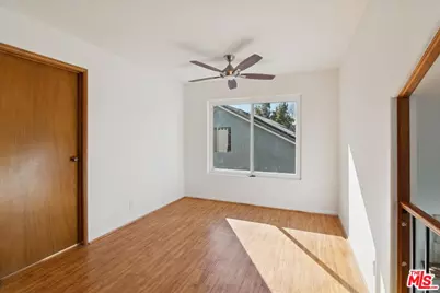 2216 Carlsbad Ct, Simi Valley, CA 93063 - Photo 19