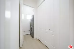 309 S Mariposa Ave, Los Angeles, CA 90020 - Photo 21