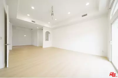 309 S Mariposa Ave #301, Los Angeles, CA 90020 - Photo 3