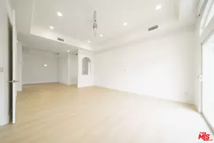 309 S Mariposa Ave, Los Angeles, CA 90020 - Photo 3