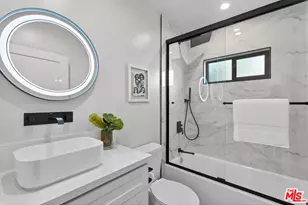 2931 S Bronson Ave, Los Angeles, CA 90018 - Photo 23