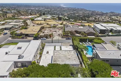 16647 Charmel Ln, Pacific Palisades, CA 90272 - Photo 9