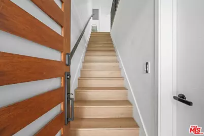 1842 S Sycamore Ave, Los Angeles, CA 90019 - Photo 9