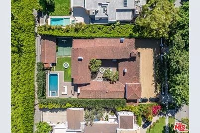 820 N Roxbury Dr, Beverly Hills, CA 90210 - Photo 41