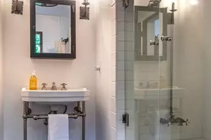 820 N Roxbury Dr, Beverly Hills, CA 90210 - Photo 27