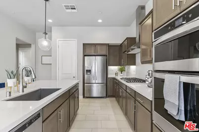 551 Daniel Freeman Cir, Inglewood, CA 90301 - Photo 11