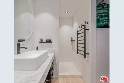 814 Angelus Pl, Venice, CA 90291 - Photo 7