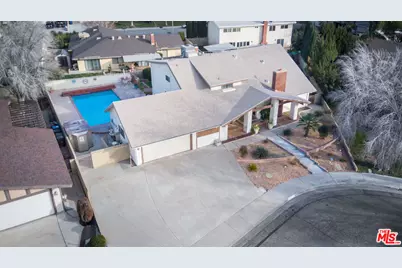 44120 Planet Cir, Lancaster, CA 93536 - Photo 45