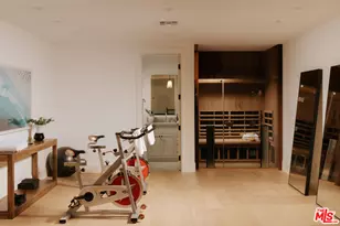 427 N Bundy Dr, Los Angeles, CA 90049 - Photo 19