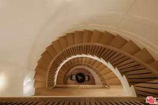 427 N Bundy Dr, Los Angeles, CA 90049 - Photo 23