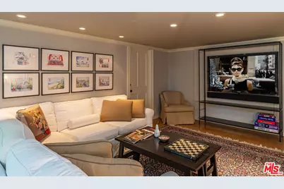 685 Elkins Rd, Los Angeles, CA 90049 - Photo 19