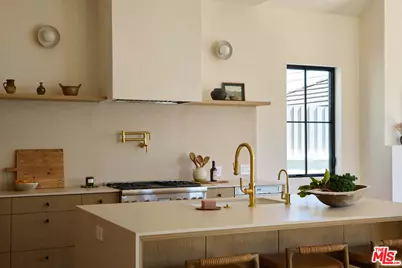 7841 Stewart Ave, Los Angeles, CA 90045 - Photo 11