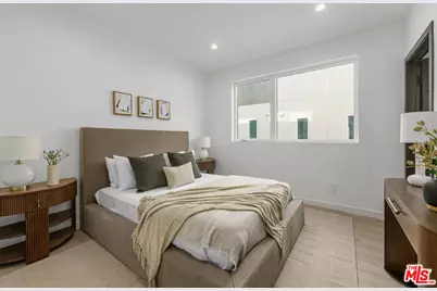 5851 Westside Crossing Ln, Los Angeles, CA 90034 - Photo 13