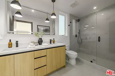 5851 Westside Crossing Ln, Los Angeles, CA 90034 - Photo 21