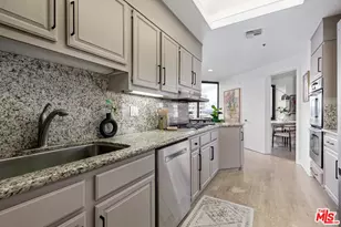 10560 Wilshire Blvd, Los Angeles, CA 90024 - Photo 13