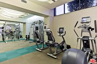 10560 Wilshire Blvd #1703, Los Angeles, CA 90024 - Photo 33