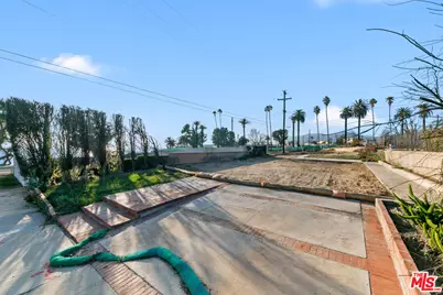 321 Lombard Ave, Pacific Palisades, CA 90272 - Photo 5