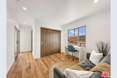 5810 S Halm Ave, Los Angeles, CA 90056 - Photo 29