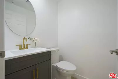 861 S Windsor Blvd #103, Los Angeles, CA 90005 - Photo 19
