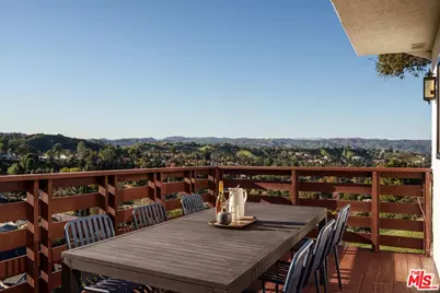 4249 Torreon Dr, Woodland Hills, CA 91364 - Photo 17