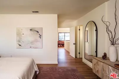 4249 Torreon Dr, Woodland Hills, CA 91364 - Photo 29