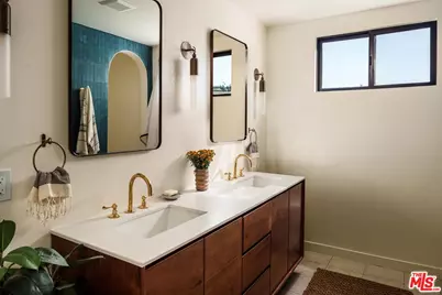 4249 Torreon Dr, Woodland Hills, CA 91364 - Photo 33