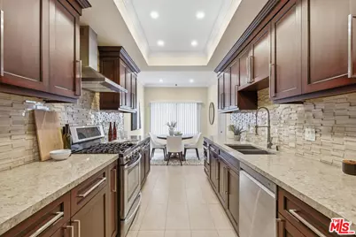 5240 Zelzah Ave #106, Encino, CA 91316 - Photo 11