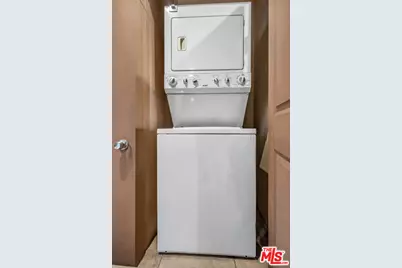 922 S Bundy Dr, Los Angeles, CA 90049 - Photo 21