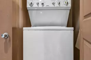 922 S Bundy Dr, Los Angeles, CA 90049 - Photo 21