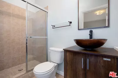1220 W 27th St, Los Angeles, CA 90007 - Photo 17