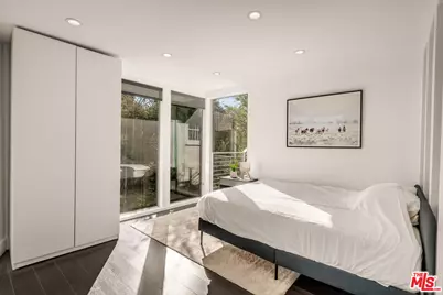 2388 Kimridge Rd, Beverly Hills, CA 90210 - Photo 31