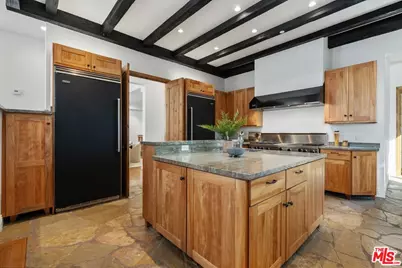 4099 Mandeville Canyon Rd, Los Angeles, CA 90049 - Photo 27