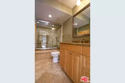 17097 Palisades Cir, Pacific Palisades, CA 90272 - Photo 17