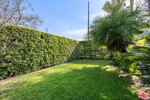 1361 S Tremaine Ave, Los Angeles, CA 90019 - Photo 17