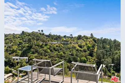 2207 Bowmont Dr, Beverly Hills, CA 90210 - Photo 65