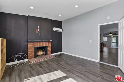 24431 Cheryl Kelton Pl, Newhall, CA 91321 - Photo 13