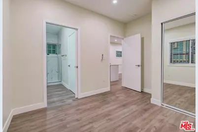 2325 Portland St, Los Angeles, CA 90007 - Photo 13