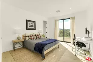 18321 Lake Encino Dr, Encino, CA 91316 - Photo 35