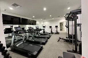 11800 Courtleigh Dr, Los Angeles, CA 90066 - Photo 17