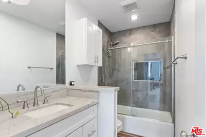 2385 Roscomare Rd #E17, Los Angeles, CA 90077 - Photo 15