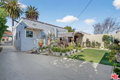 1756 S Genesee Ave, Los Angeles, CA 90019 - Photo 15