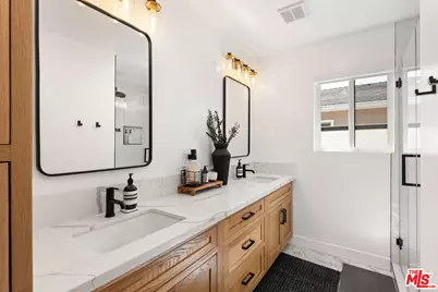 8212 Winsford Ave, Los Angeles, CA 90045 - Photo 13