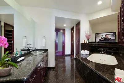 8835 Evanview Dr, Los Angeles, CA 90069 - Photo 25
