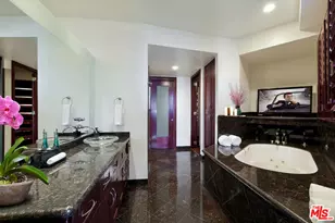 8835 Evanview Dr, Los Angeles, CA 90069 - Photo 25