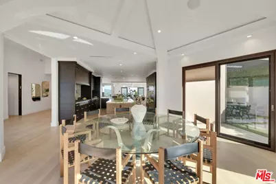 3116 Elvido Dr, Los Angeles, CA 90049 - Photo 11