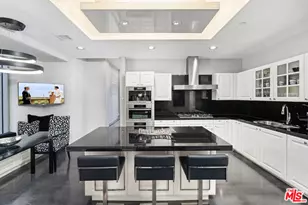 10776 Wilshire Blvd, Los Angeles, CA 90024 - Photo 17